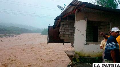 Unas 65 viviendas fueron afectadas por el desbordamiento del río Damas /unionradio.net