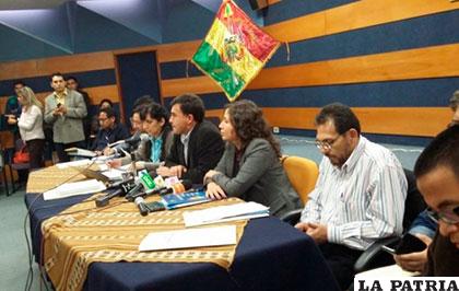 Ministros inician diálogo con discapacitados no movilizados /MINISTERIO DE SALLUD