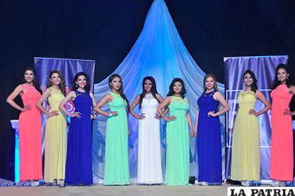 Candidatas al Miss Oruro compiten hoy por Mejor Traje Típico