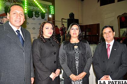 Autoridades de Catec de Oruro y Tarija en el acto de aniversario