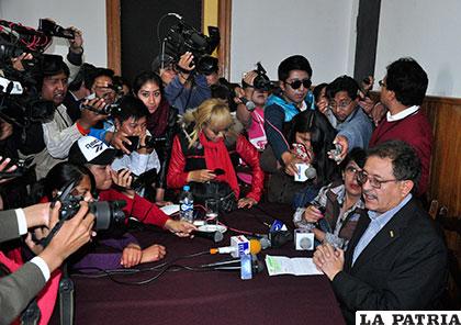 Ataques a periodistas subió en los recientes años en Bolivia