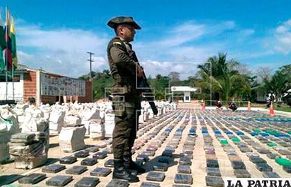 El uniformado custodio de la droga secuestrada en Barranquilla /EFE
