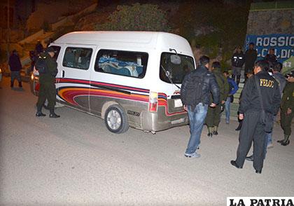 La noche del jueves, este minibús fue interceptado por la Policía