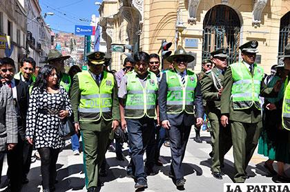 Autoridades que participaron de la movilización