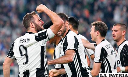 Doblete de Gonzalo Higuaín para la victoria de la Juventus