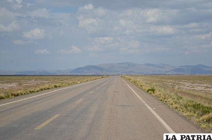 La carretera Oruro-La Joya es testigo mudo de la ruta del contrabando