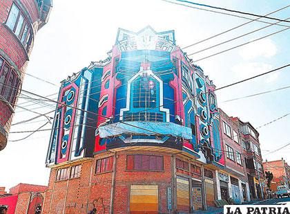 Casa inspirada en Optimus Prime en Pampahasi, La Paz /LA-RAZON.COM