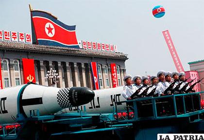 Corea del Norte muestra moderno armamento