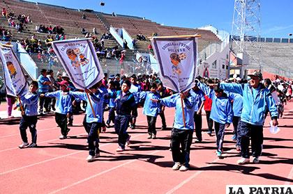La Escuela de Fútbol Bolívar estuvo presente en la inauguración