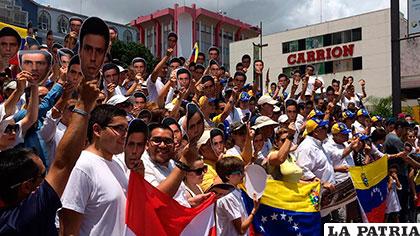 Venezolanos se reúnen para seguir medida se presión /mundo.ar.com