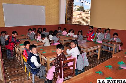 La falta de recursos económicos incidió para atender necesidades de mobiliario en unidades educativas