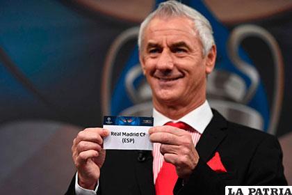 El ex jugador galés Ian Rush fue el encargado de desvelar los bolillos