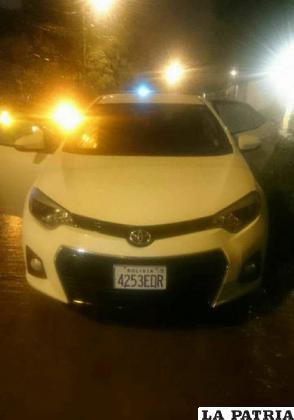 El vehículo abandonado que encontró la Policía en la calle Jerusalén