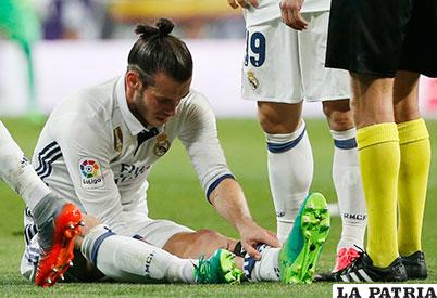 Bale ahora se lesionó en la pierna izquierda