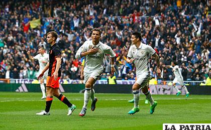 Cristiano Ronaldo no deja de marcar para el Real Madrid que venció difícilmente al Valencia 2-1