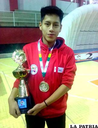 Ángel Suca, oro en singles