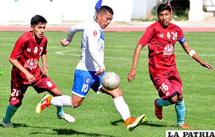 En la ida empataron 2-2 en Oruro, hoy volverán a jugar en el 