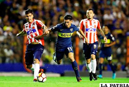 La acción del partido en el cual Boca dio cuenta de Junior 1-0 /eluniversal.com