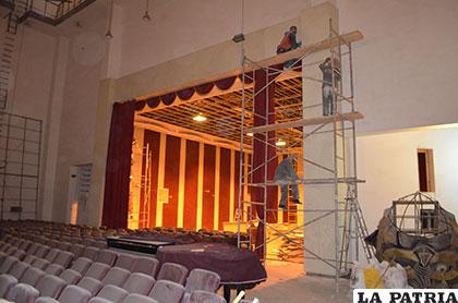 Teatro de la Casa Municipal de Cultura en plena refacción