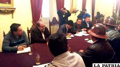 Dirigentes de la COB se reunieron con el Presidente Morales /ERBOL