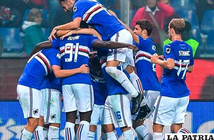 Festejo de los integrantes de Sampdoria por el triunfo ante 
Génova 1-0