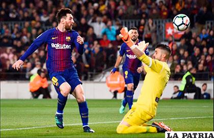 La acción de la definición de Messi para el tercero, fue autor de tres goles