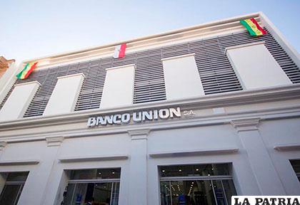 Fachada del nuevo edificio del  Banco Unión Tarija