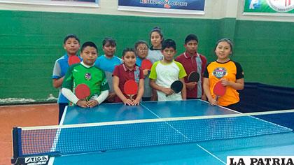 Competidores orureños que participaron en el certamen