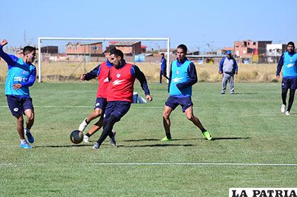 Juárez, García y Sanguinetti, durante la práctica de la víspera
