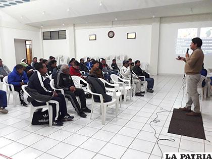 Buena cantidad de entrenadores fueron parte del curso Fútbol Alto Nivel