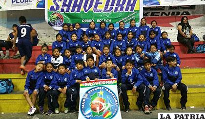 La delegación del club Saavedra que participó en el torneo en Santa Cruz