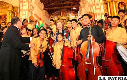 Jóvenes de la Chiquitanía y músicos españoles se funden en la música barroca /Sol de Pando