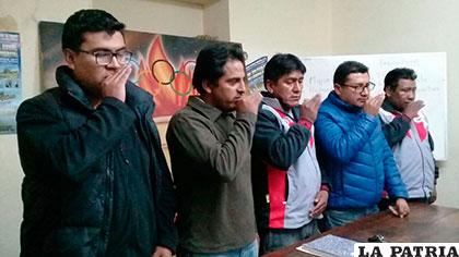 Durante la posesión de los nuevos directivos del automovilismo a la cabeza de Miguel Flores