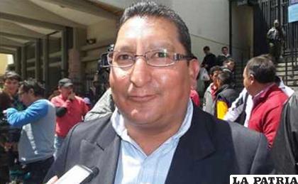 El dirigente de los choferes, Ismael Fernández, emitió declaraciones controversiales/ El País