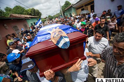 Una trágica escena producto de la represión ordenada por el presidente nicaragüense/ NI?