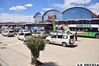 Estado de emergencia de operadores provocó caos en la nueva terminal / LA PATRIA