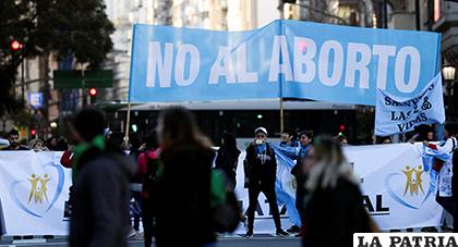 Diferentes organizaciones en contra del aborto en Argentina presentaron este jueves un 
