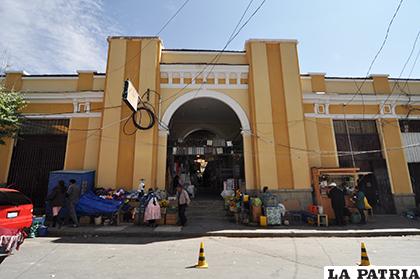 El mercado Fermín López podría pasar a ser un moderno centro de abasto /LA PATRIA ARCHIVO