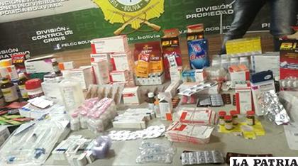 Los medicamentos falsos, adulterados y de contrabando que fueron secuestrados por la Policía /erbol.com.bo