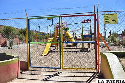 Algunos parques no abrieron sus puertas al público /Reynaldo Bellota - LA PATRIA
