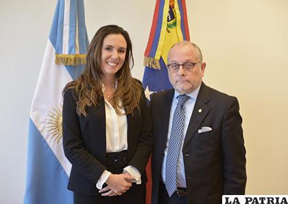Marcelo Suarez Salvia, entregó a Trotta de las credenciales / INFOBAE