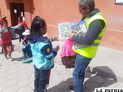 ABC Oruro visitó las unidades educativas/ ABC