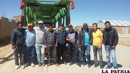 Pilotos orureños que participan en la competencia nacional de Tarija /LA PATRIA