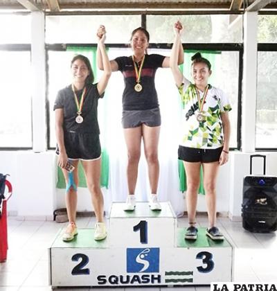 La orureña Alison Pérez fue la ganadora en Primera damas /Cortesía Federación Boliviana de Squash