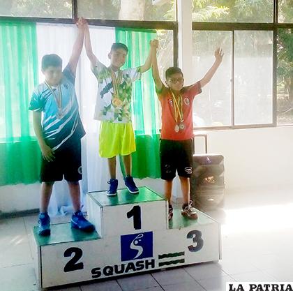 Patric Adrián quedó en el  tercer puesto en la Sub-11 /Cortesía Federación Boliviana de Squash