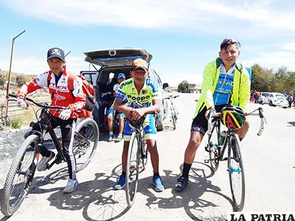 Marco Flores, Marco Colque y Sergio Daga, ganadores en la Sub-19 /cortesía Merk Lima