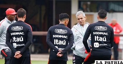 Reinaldo Rueda empezó su labor con 28 jugadores /elmostrador.cl