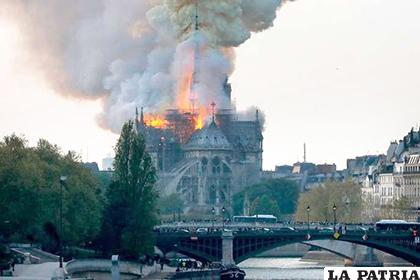 La reconstrucción de Notre-Dame será apoyado por clubes franceses /everardoherrera.com