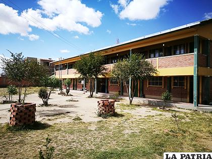 Actualmente la unidad educativa El Carmen tiene un solo bloque de aulas /LA PATRIA