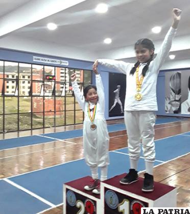 Fernanda Loayza y Dulce Fernández medallistas en Infantil 